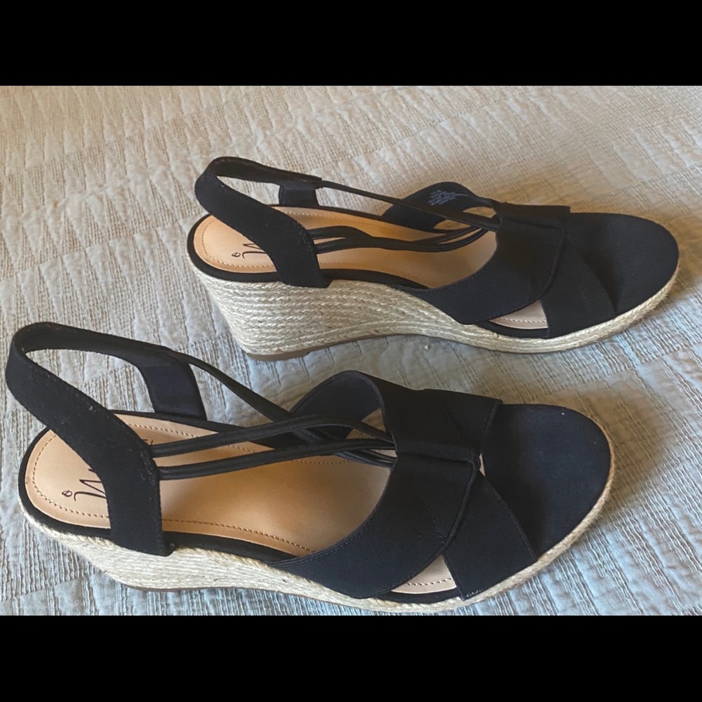 IMPO Stretch beautiful Sandals!
